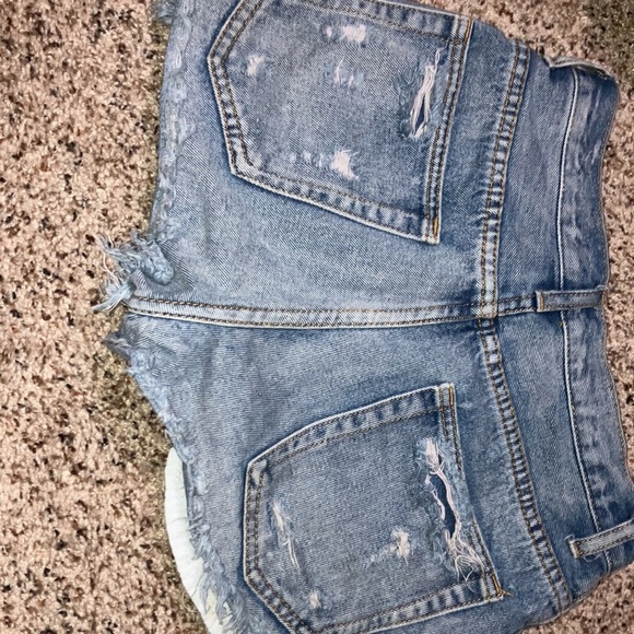 Small Signature 8 Jean shorts - Picture 3 of 3